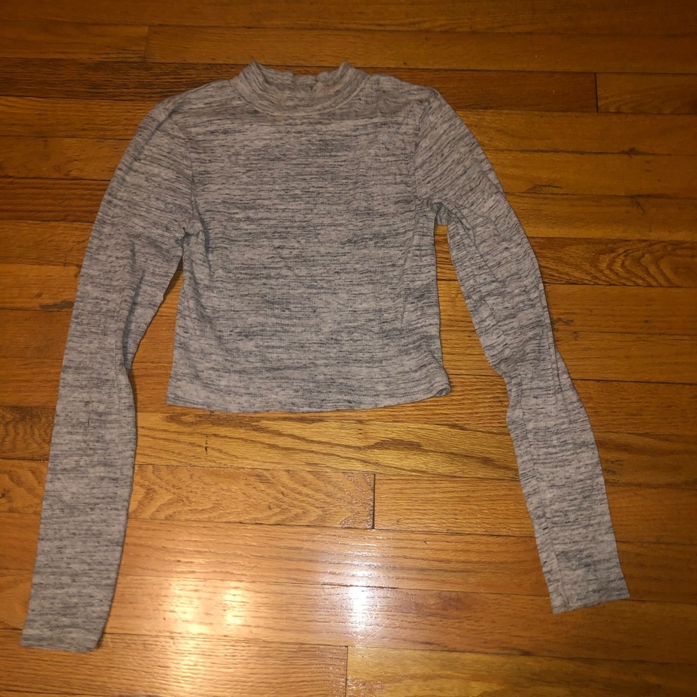 Cropped turtleneck